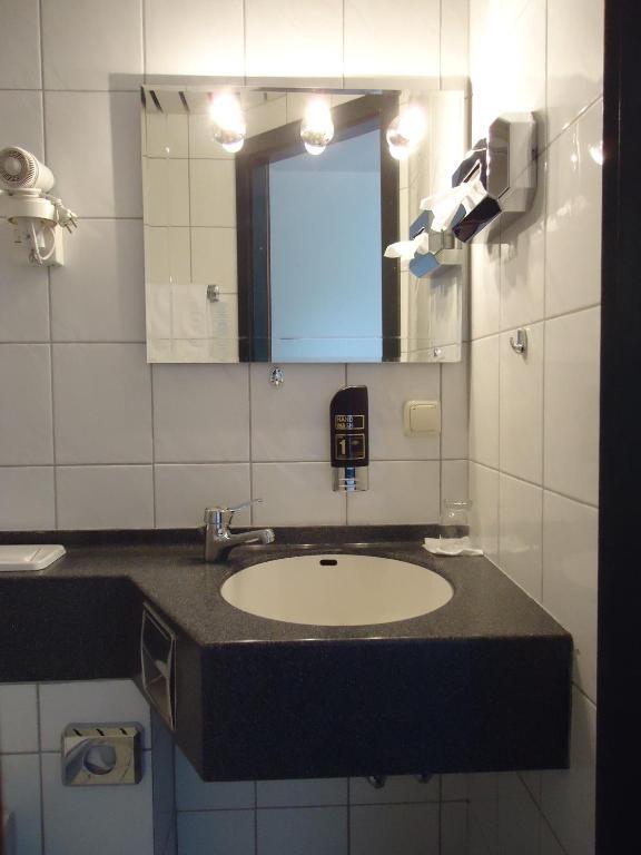 Hotel Schweizer Hof Halle  Δωμάτιο φωτογραφία