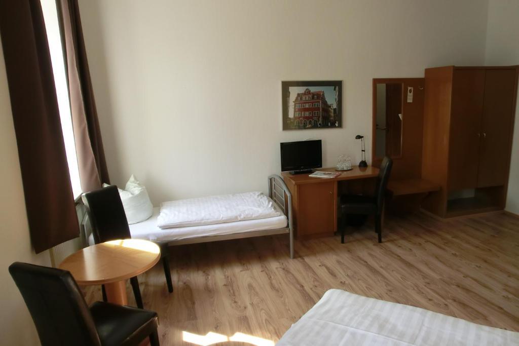 Hotel Schweizer Hof Halle  Δωμάτιο φωτογραφία